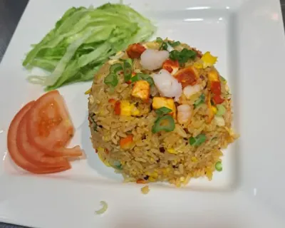 Spécial Fried Riz poulet crevette oeuf ciboulette Thai