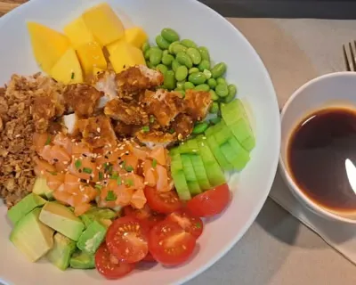 Pokebowl saumon poulet mix