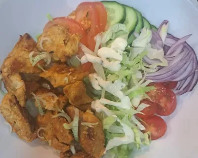 Poulet Grillé à la Citronnelle Riz Jasmine salad, spécial sauce